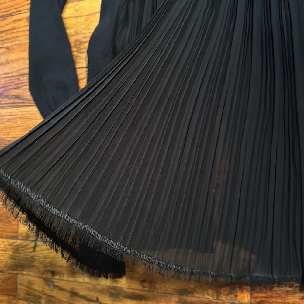 D. EXTERIOR Women's‎ Black Extra Fine Wool Cardigan Elegant Pleated Back Panel S - Picture 10 of 13